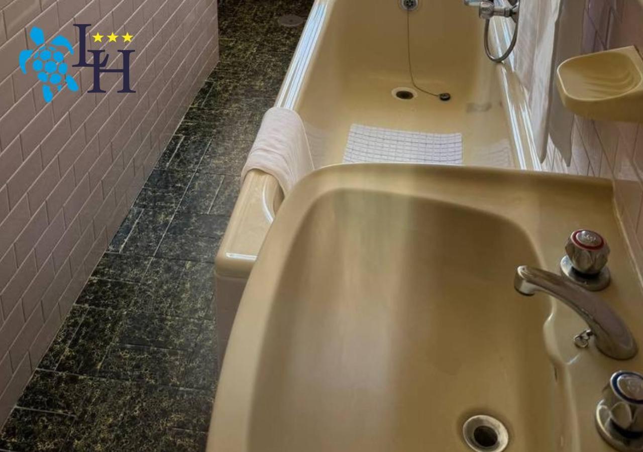 Hotel Lora Rda Luxury Bordighera Szoba fotó