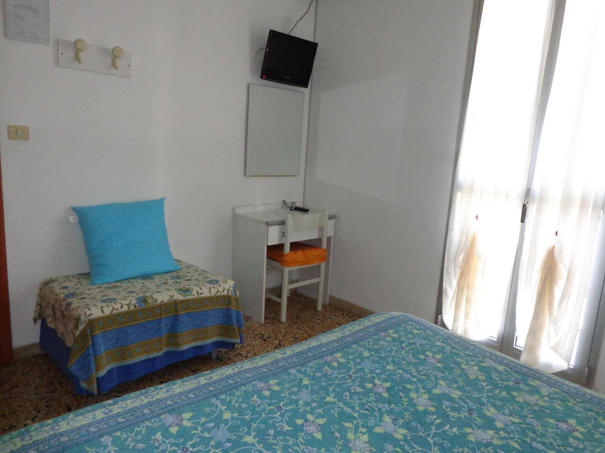 Hotel Lora Rda Luxury Bordighera Kültér fotó