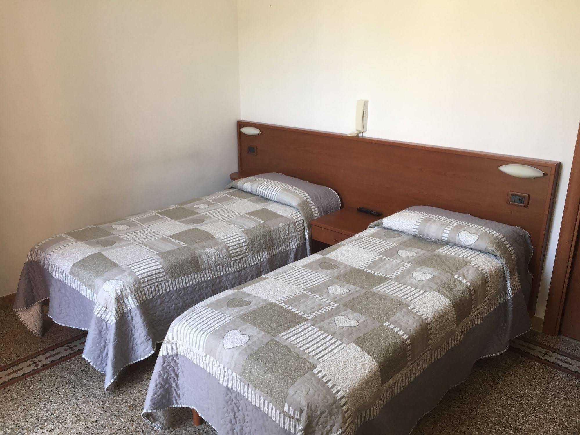 Hotel Lora Rda Luxury Bordighera Kültér fotó