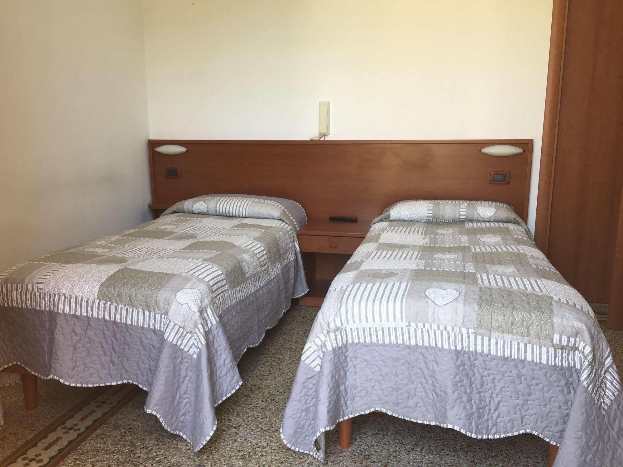 Hotel Lora Rda Luxury Bordighera Kültér fotó