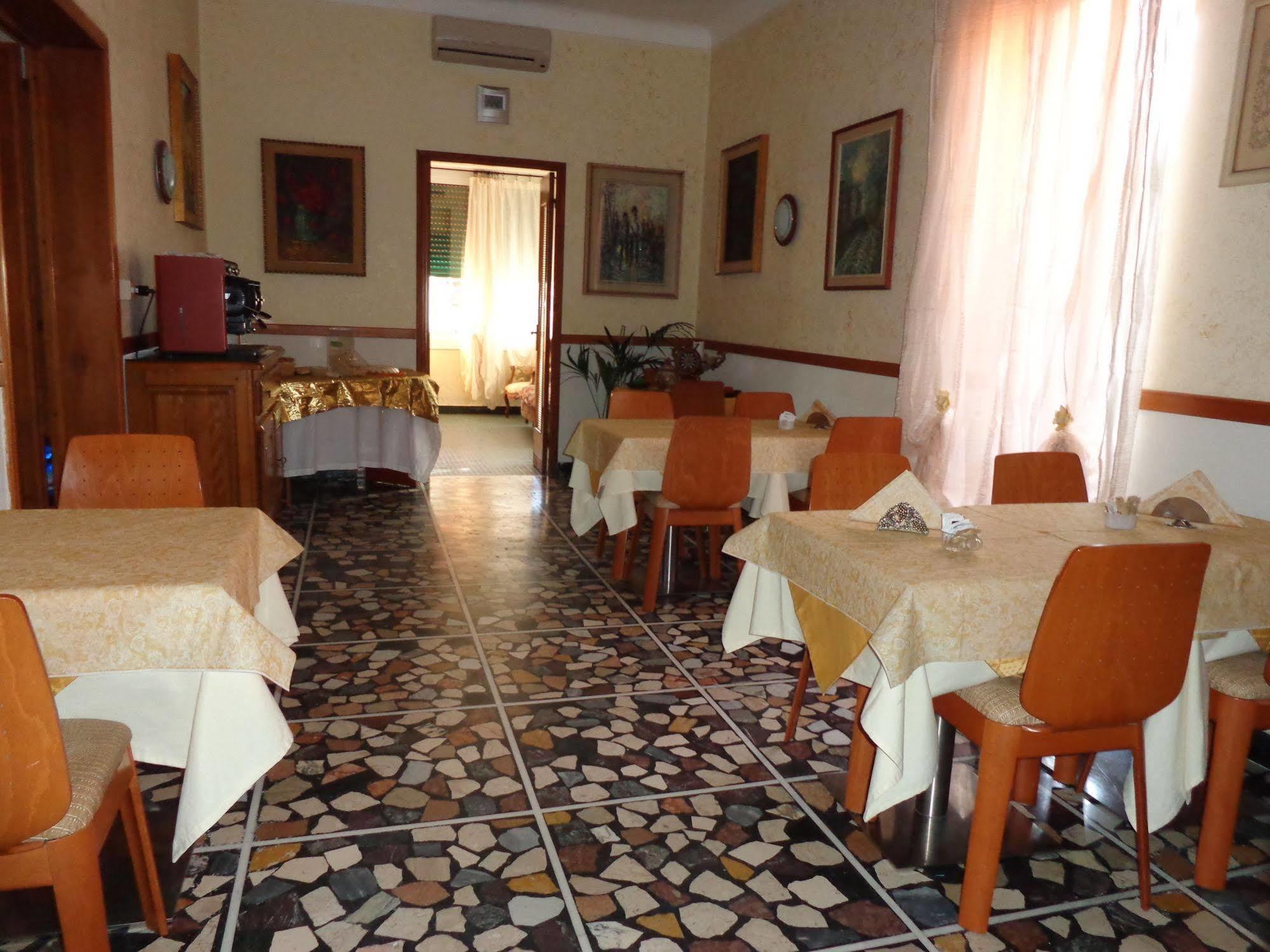 Hotel Lora Rda Luxury Bordighera Kültér fotó